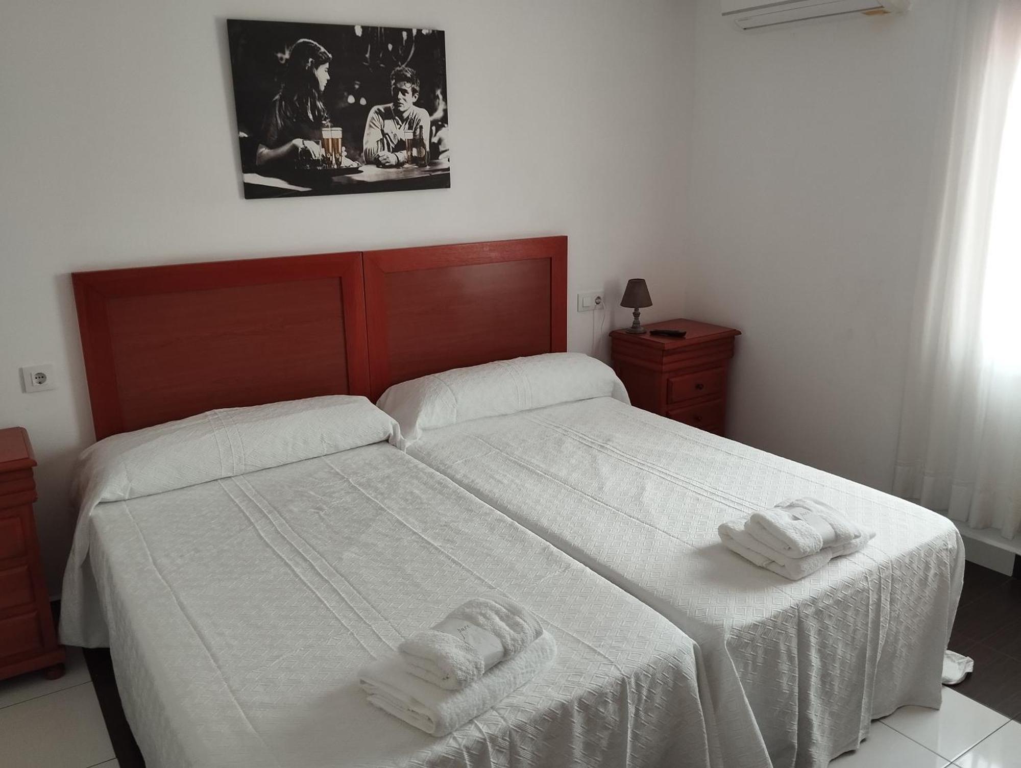 Hostal Bordillas Pomaluengo Exterior foto